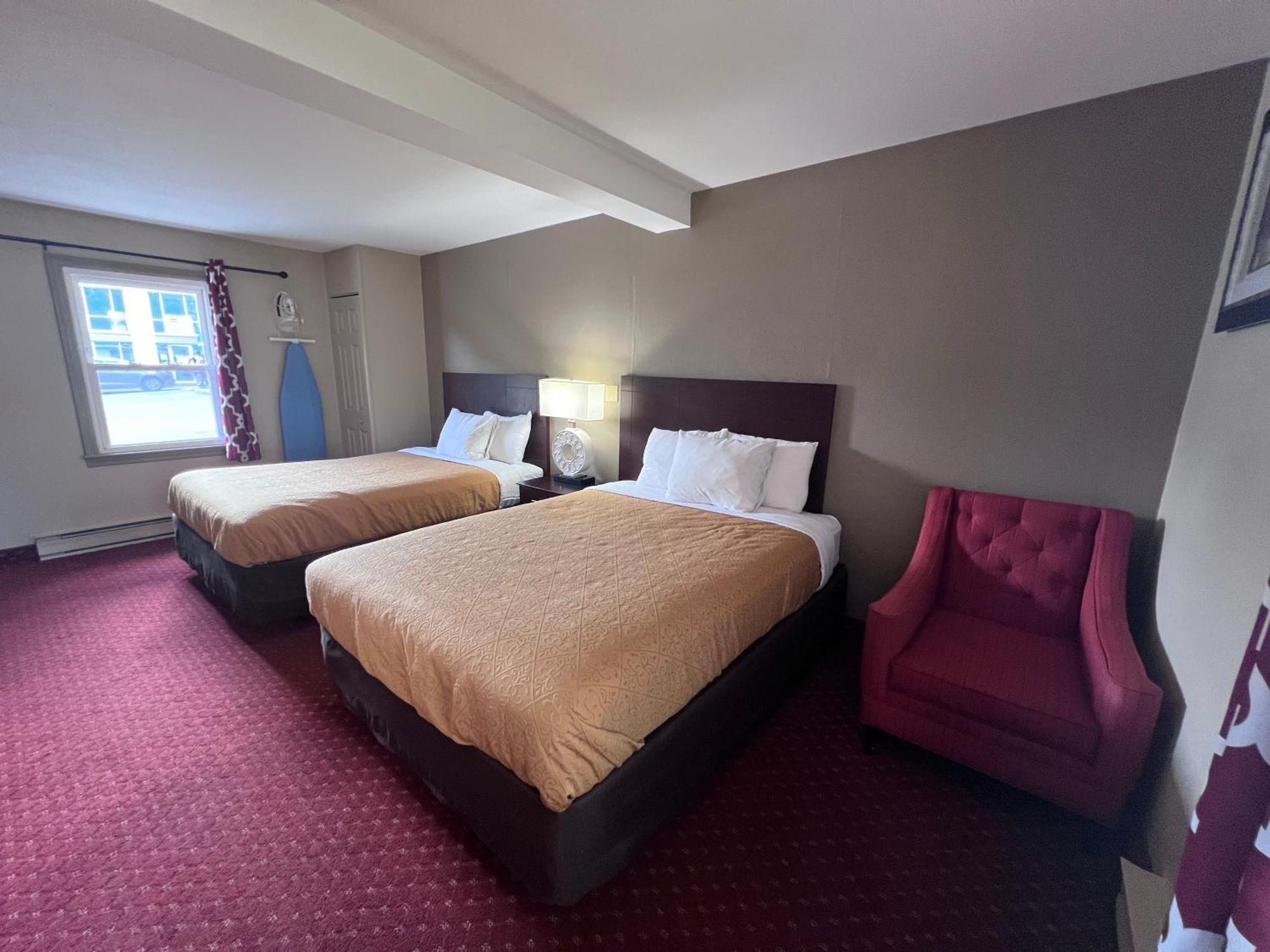 Rodeway Inn & Suites הרשי מראה חיצוני תמונה
