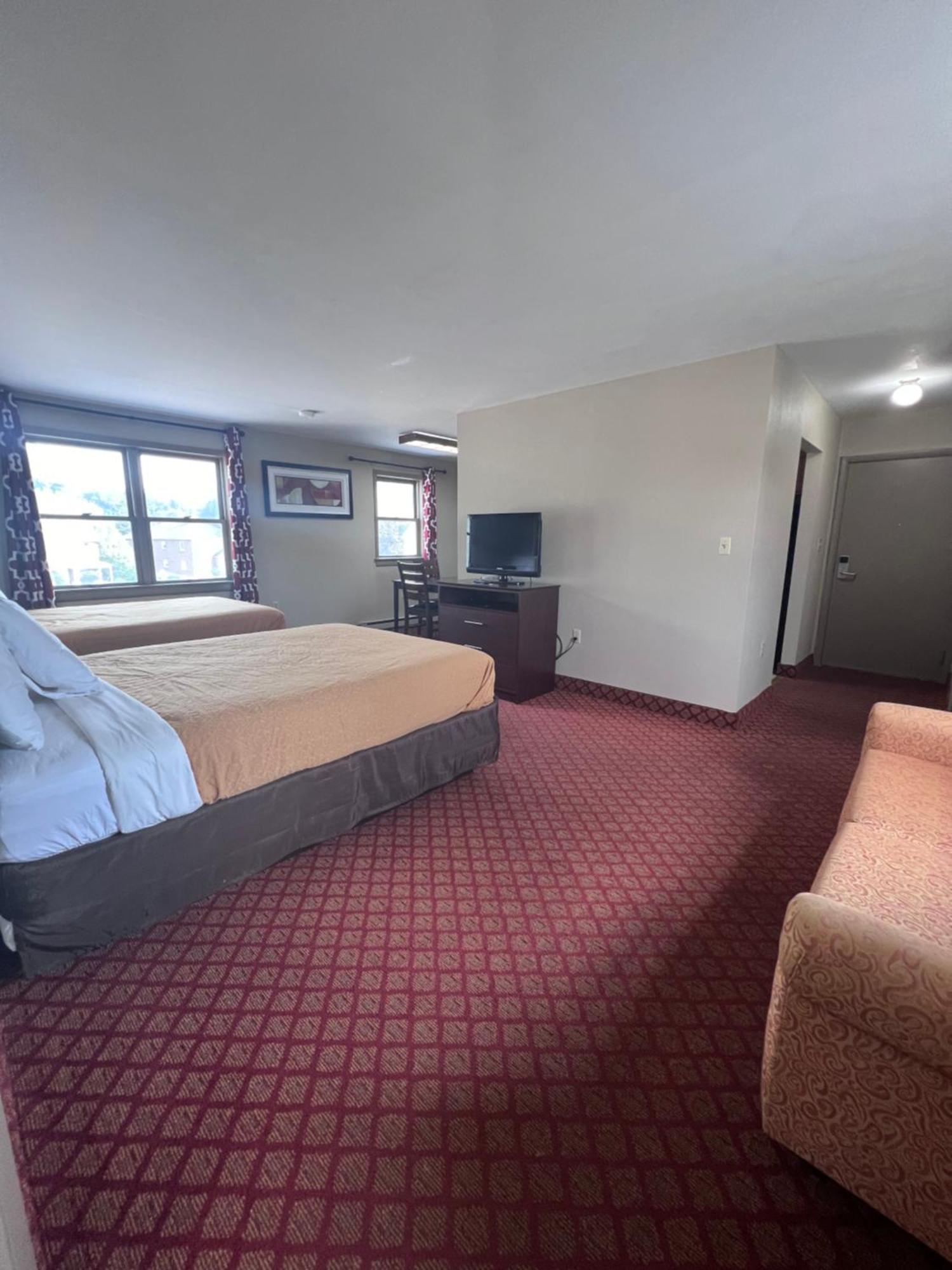 Rodeway Inn & Suites הרשי מראה חיצוני תמונה
