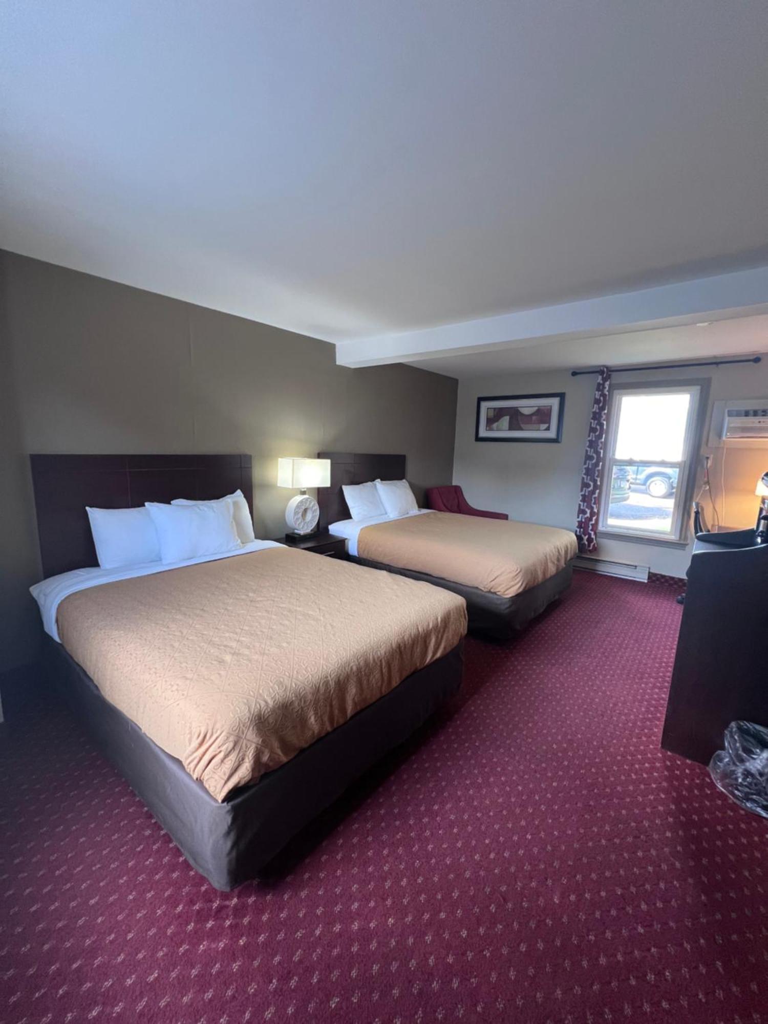 Rodeway Inn & Suites הרשי מראה חיצוני תמונה