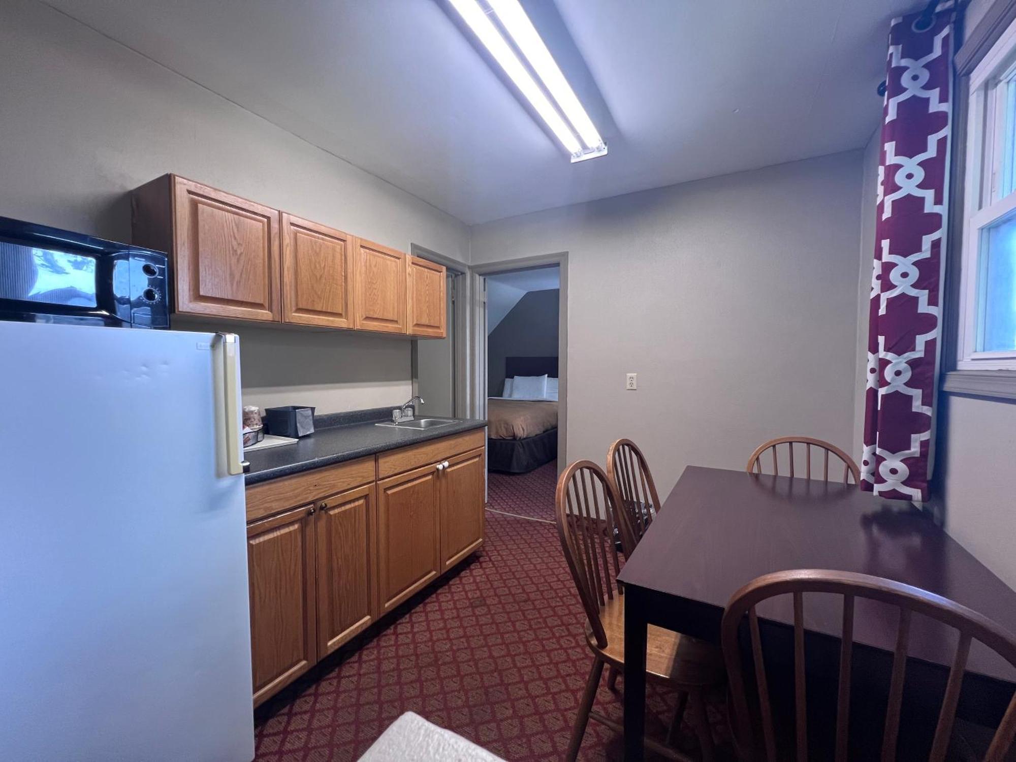 Rodeway Inn & Suites הרשי מראה חיצוני תמונה