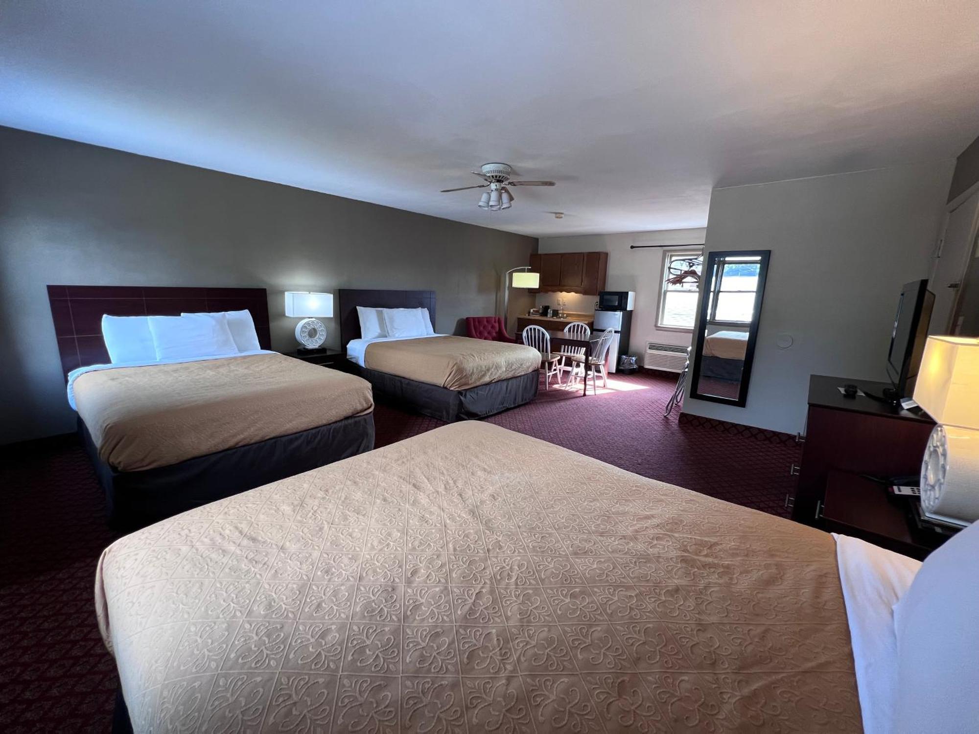 Rodeway Inn & Suites הרשי מראה חיצוני תמונה