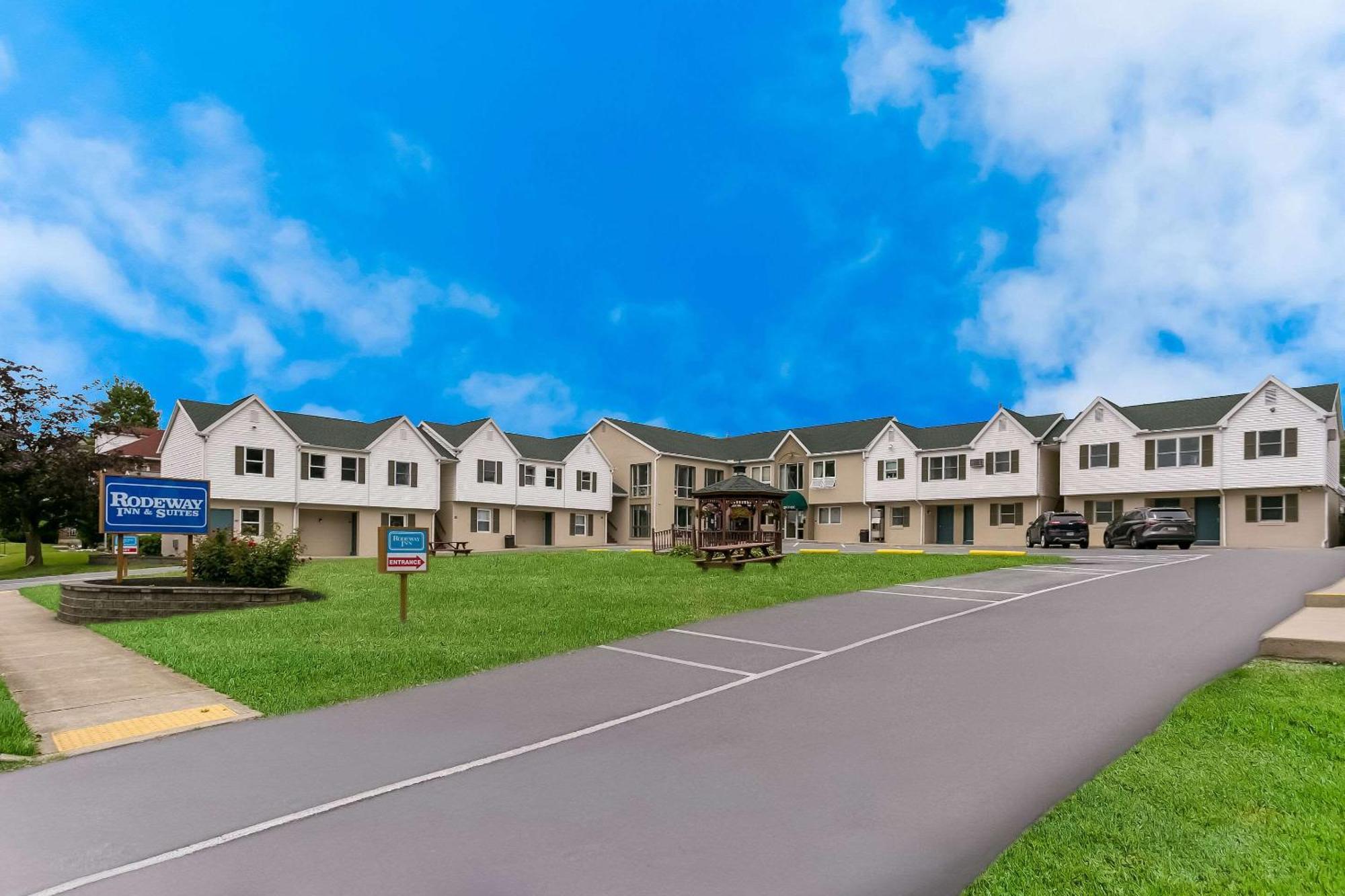 Rodeway Inn & Suites הרשי מראה חיצוני תמונה