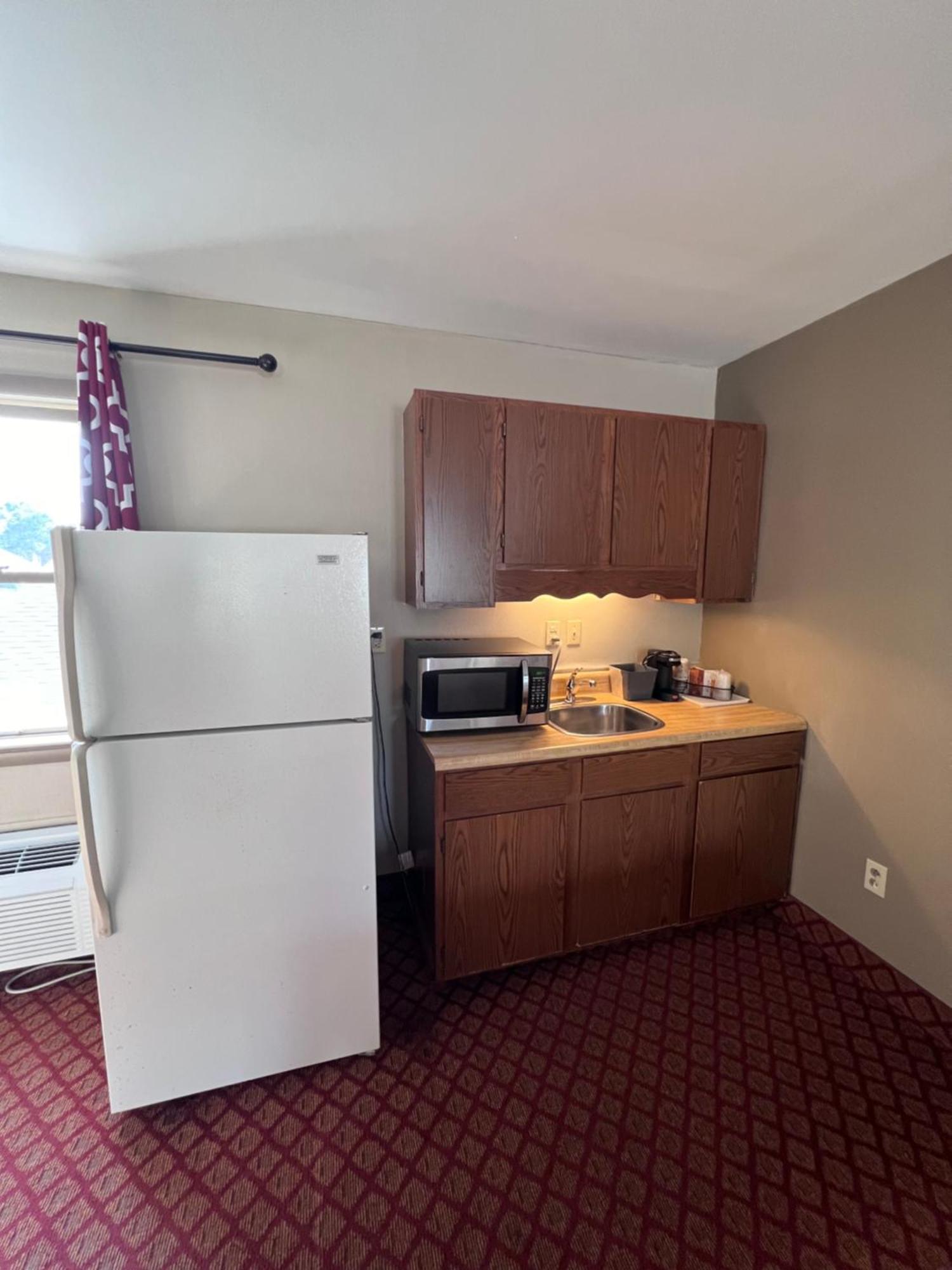Rodeway Inn & Suites הרשי מראה חיצוני תמונה
