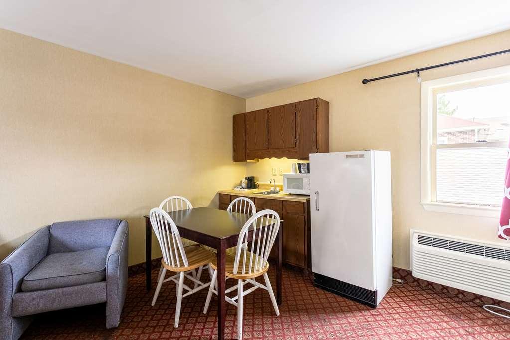 Rodeway Inn & Suites הרשי חדר תמונה