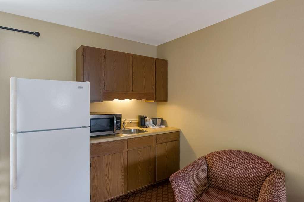 Rodeway Inn & Suites הרשי חדר תמונה