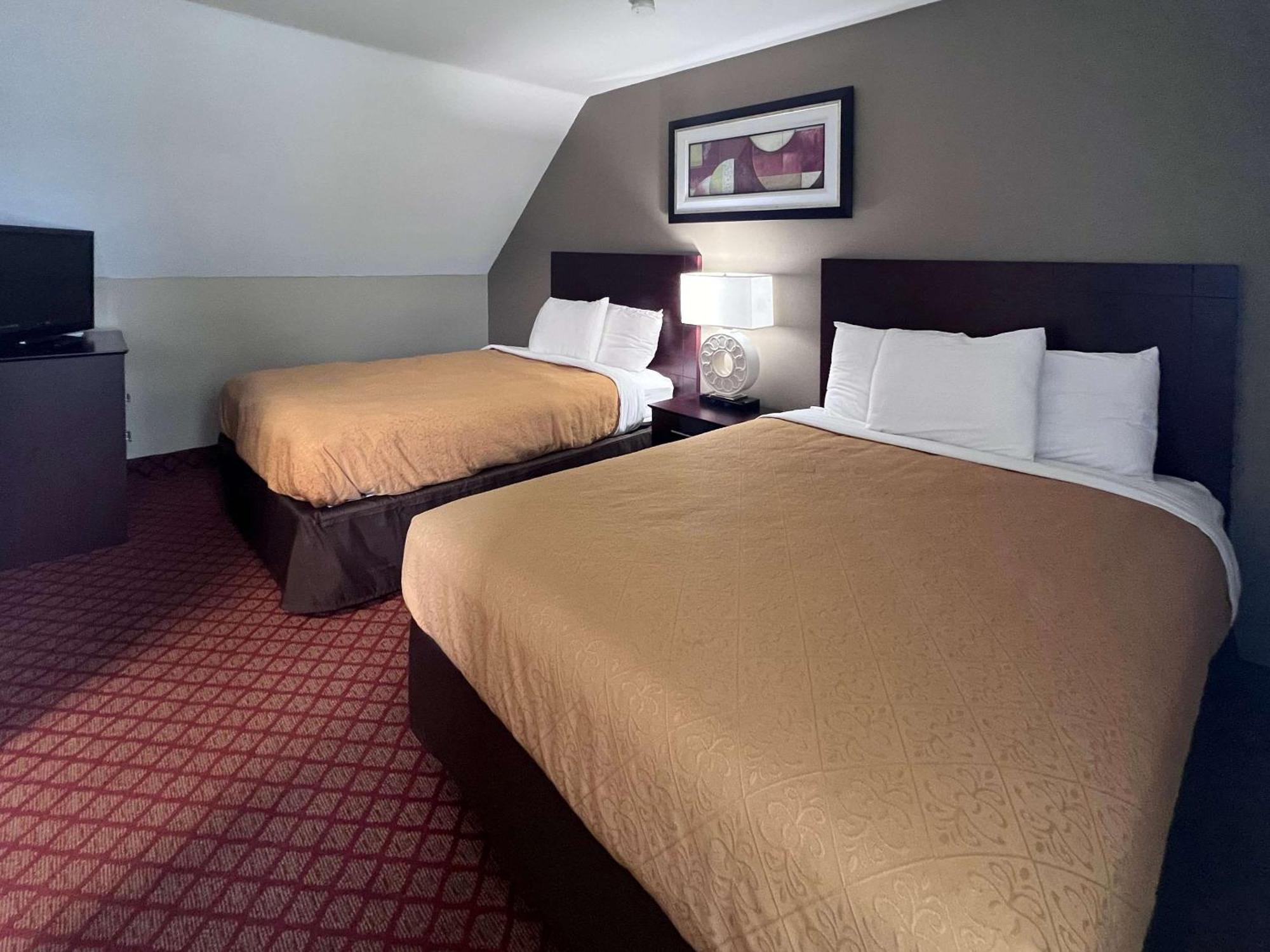 Rodeway Inn & Suites הרשי מראה חיצוני תמונה